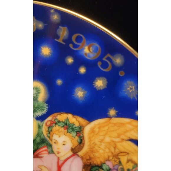 Antique Avon Collector's Porcelain Plate "Trimming the Tree" - Picture 5 of 9